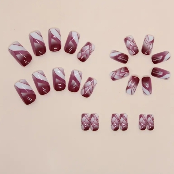 24 reusable square press on nails - Picture 2 of 7